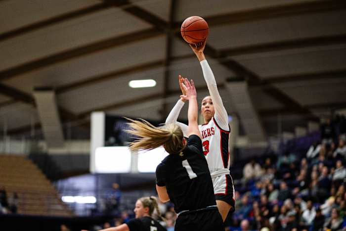 Clackamas Jesuit 6A Oregon girls basketball quarterfinal 2024 Naji Saker-6